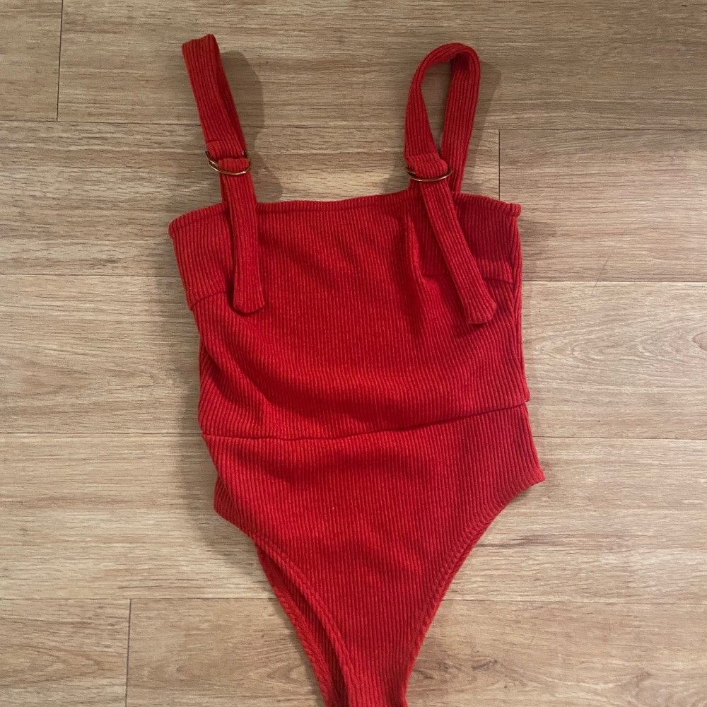 Sabo Skirt Red Bodysuit size small